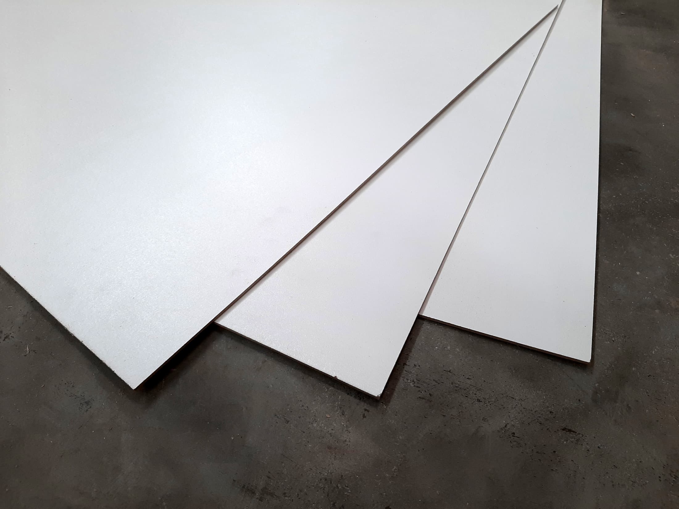 LESONIT_BIJELI_MIKŠA